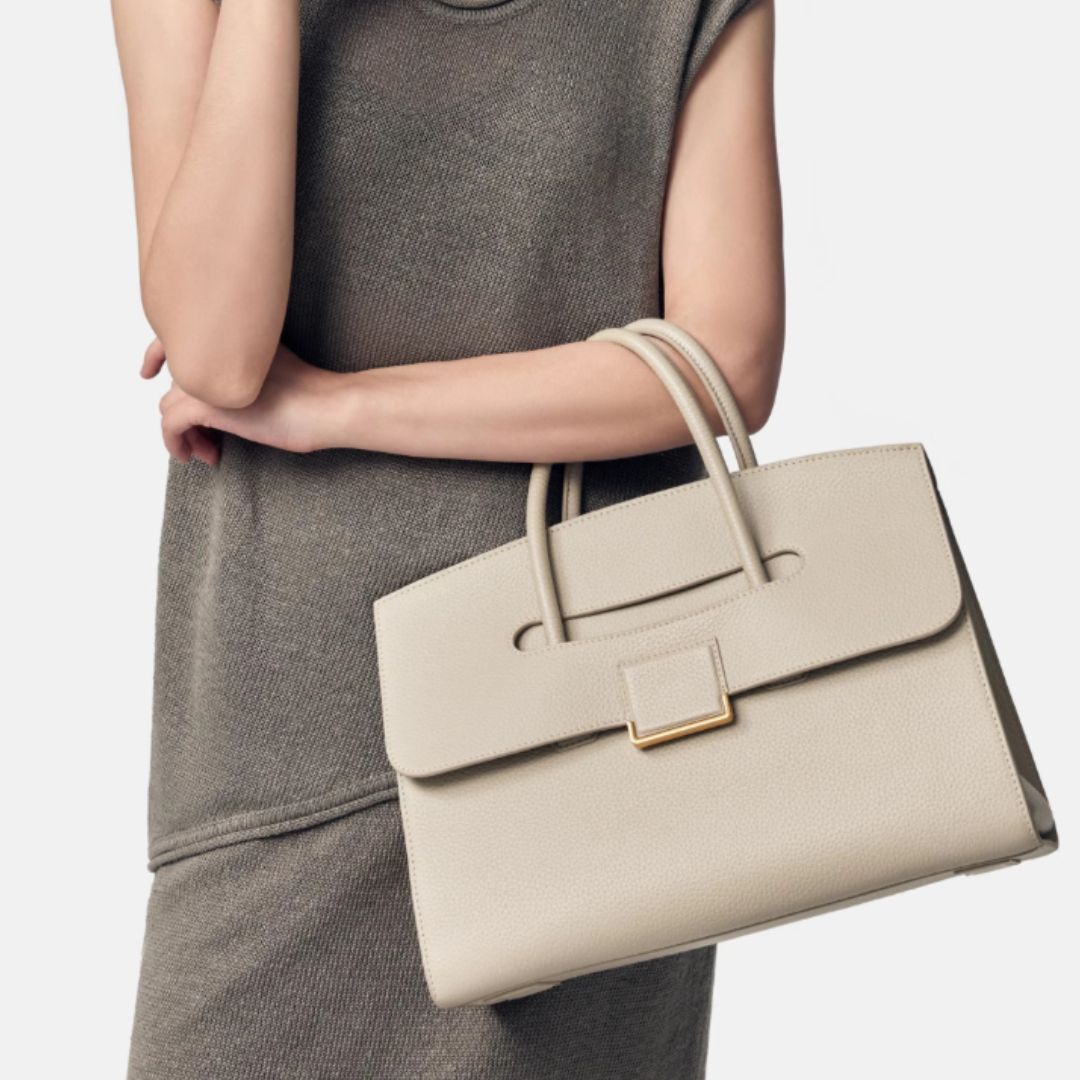 Bolsa con asa de encaje