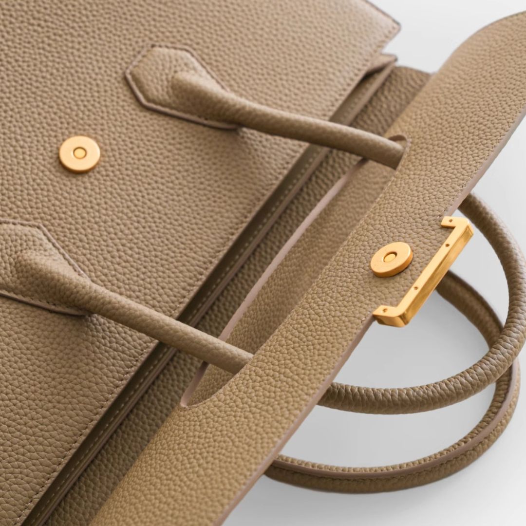 Bolsa con asa de encaje